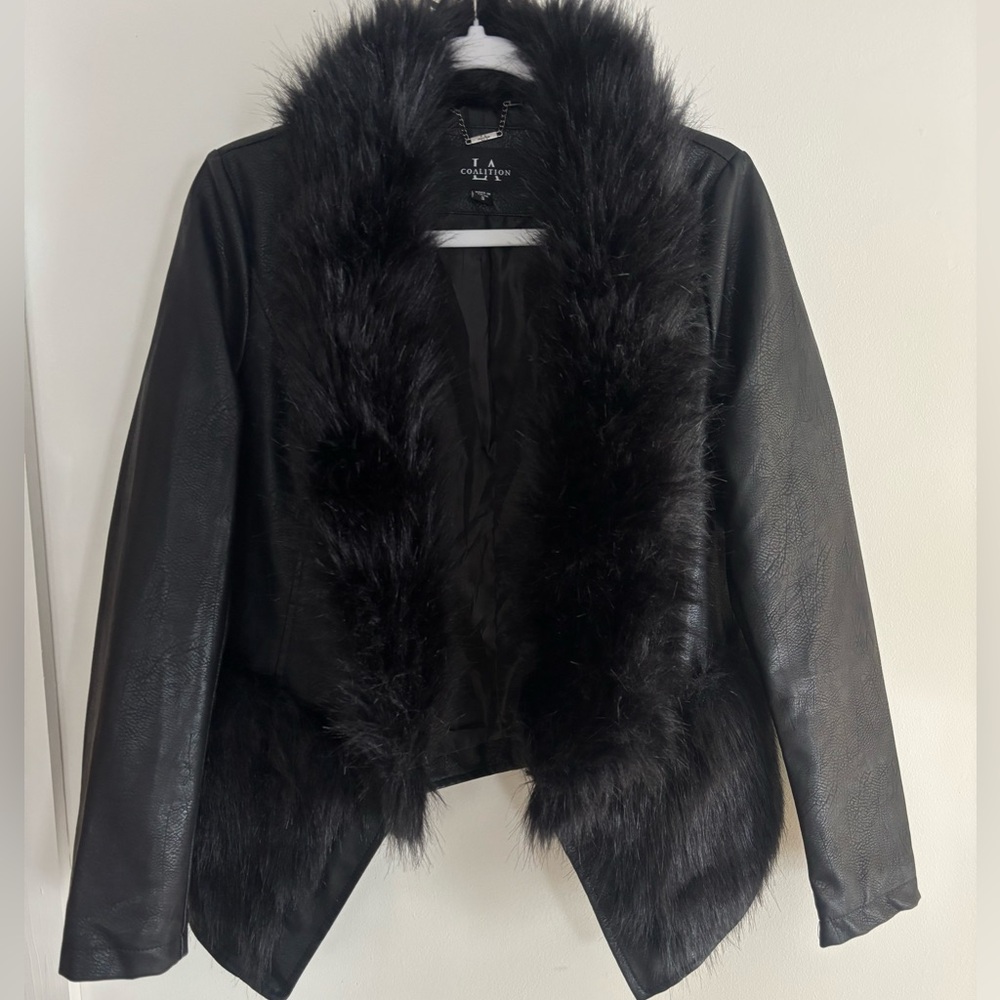 TA Coalition Black Faux Leather Jacket w/ Luxe Faux Fur Collar | Y2K Glam Size S
